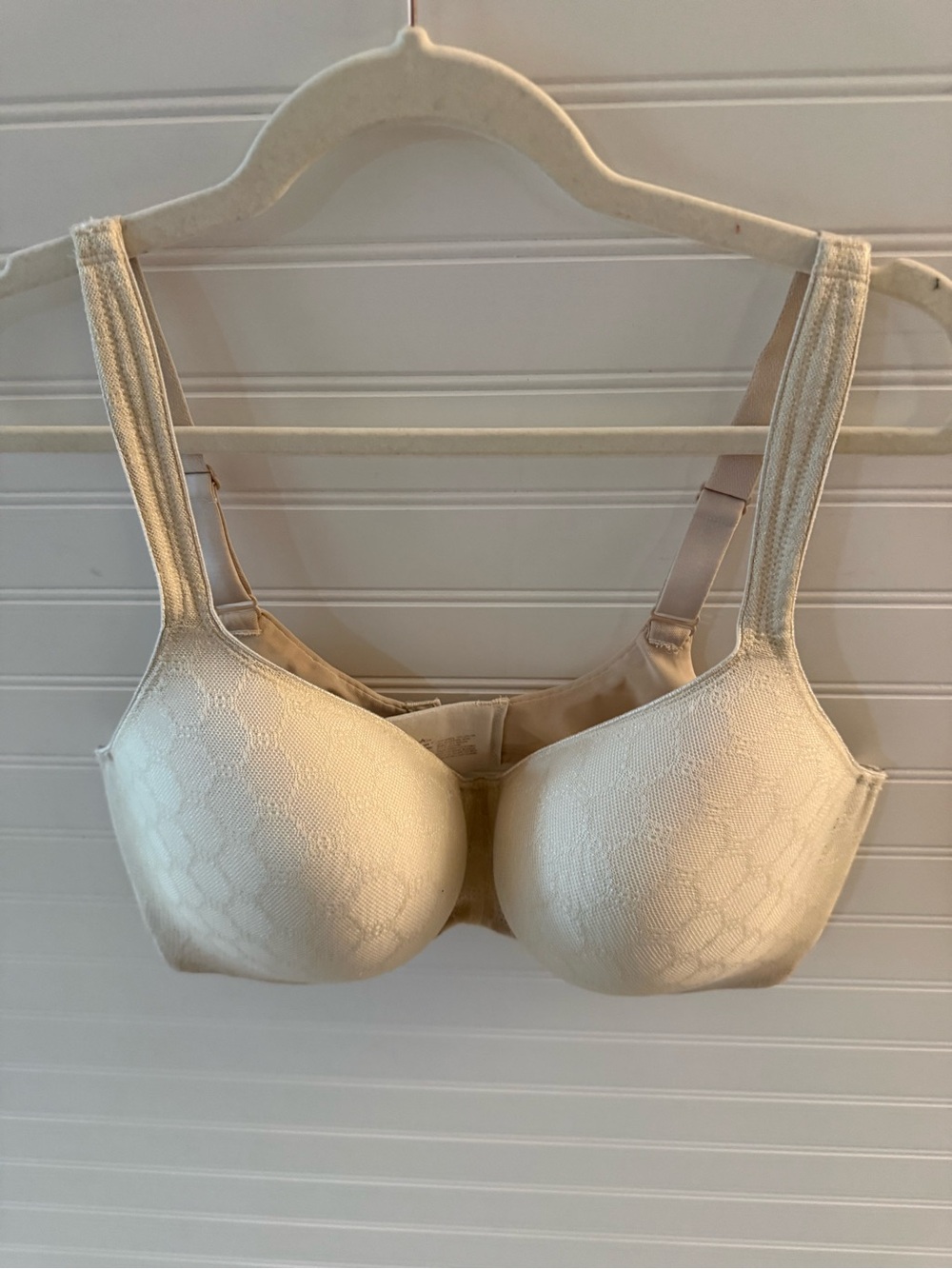 Soma Cream Lace Molded Bra with Wide Straps